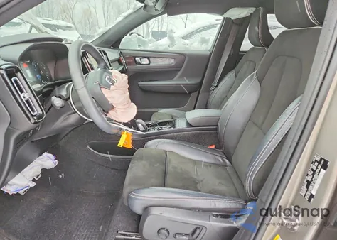 2022 Volvo Xc40 T5 R-Design из США, поврежденный, VIN YV4162UM8N2648996